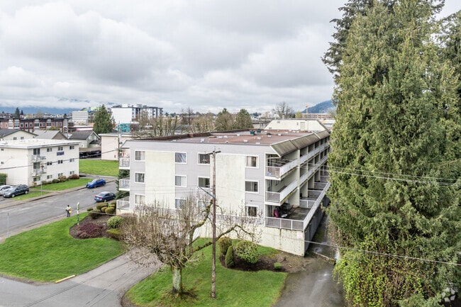 Building Photo - Cedar Ridge