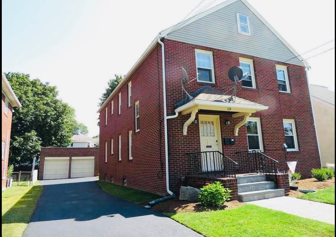 Primary Photo - 124 West End Ave