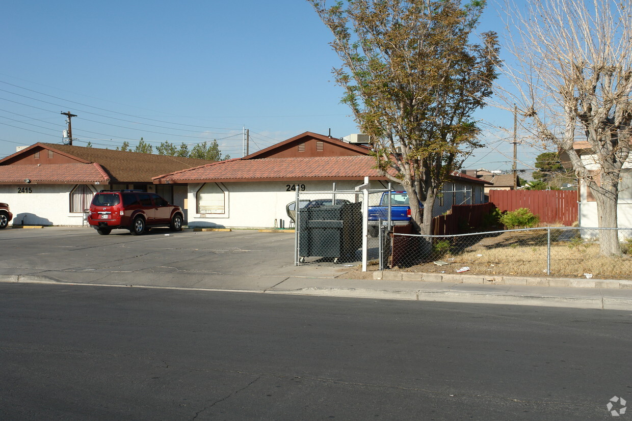 Building Photo - Arrowhead Acres