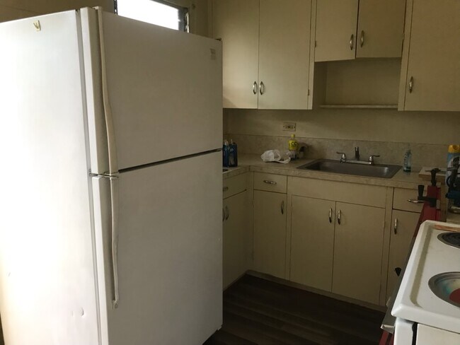 Building Photo - 713 Menehune Ln