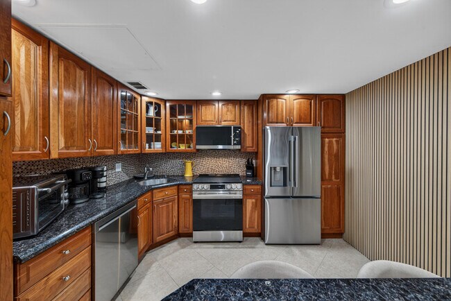 Foto del edificio - 2851 S Ocean Blvd