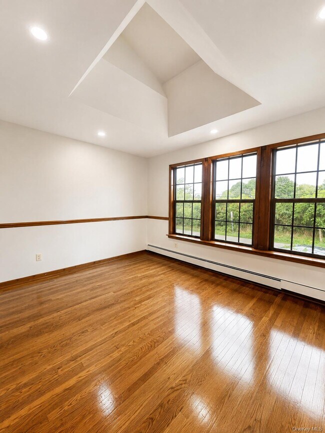 Foto del edificio - 676 Bohemia Pkwy