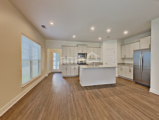 Building Photo - 5332 Tupelo St