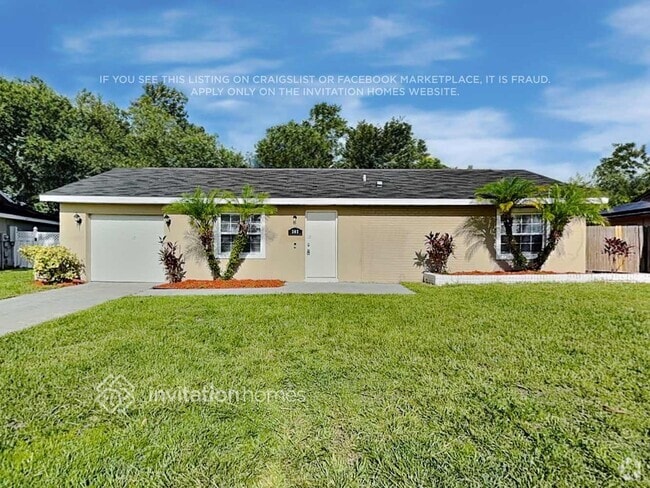 Building Photo - 302 Iowa Woods Cir W