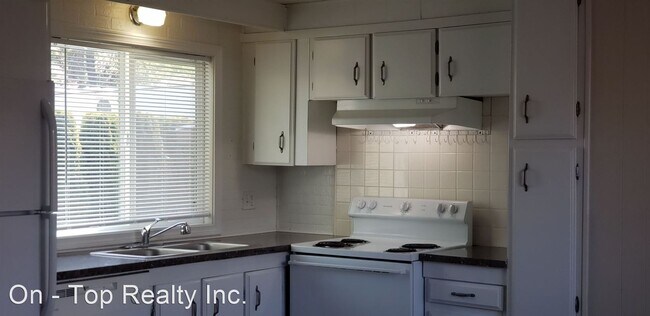 Building Photo - 3 br, 2 bath House - 13207 W. Medical Lake...