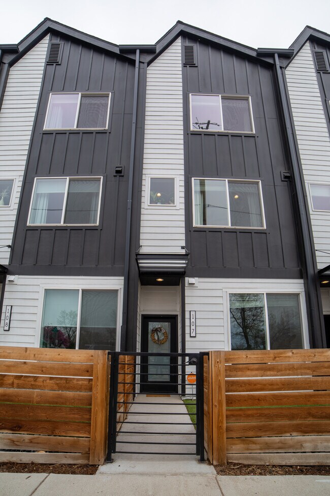 Building Photo - 4925 W 10th Ave