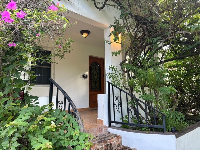 Building Photo - 641 Zamora Ave