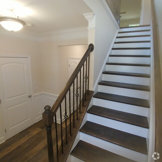 Building Photo - 217 Clearbrook Cir