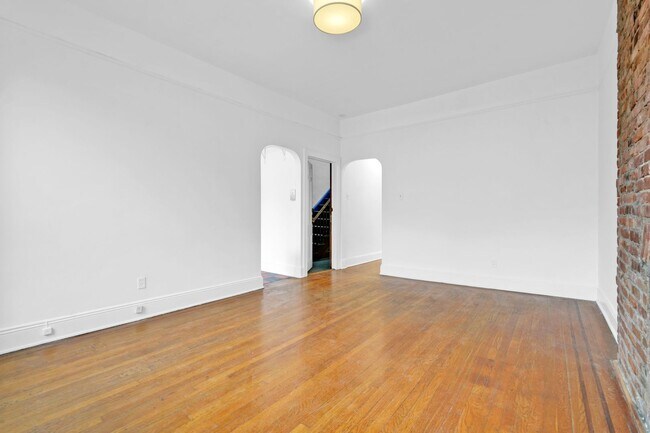 Foto del edificio - 214 8th Ave