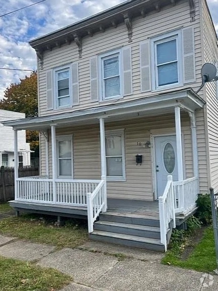 Building Photo - 10 Leversee Ave