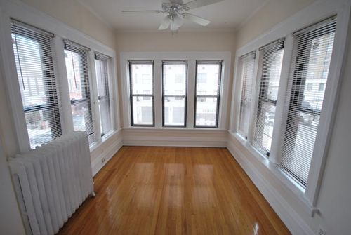 Building Photo - 436 W Diversey Pky