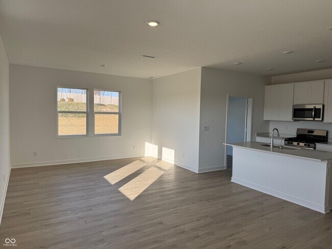 Foto del edificio - 15122 Farrington Rd