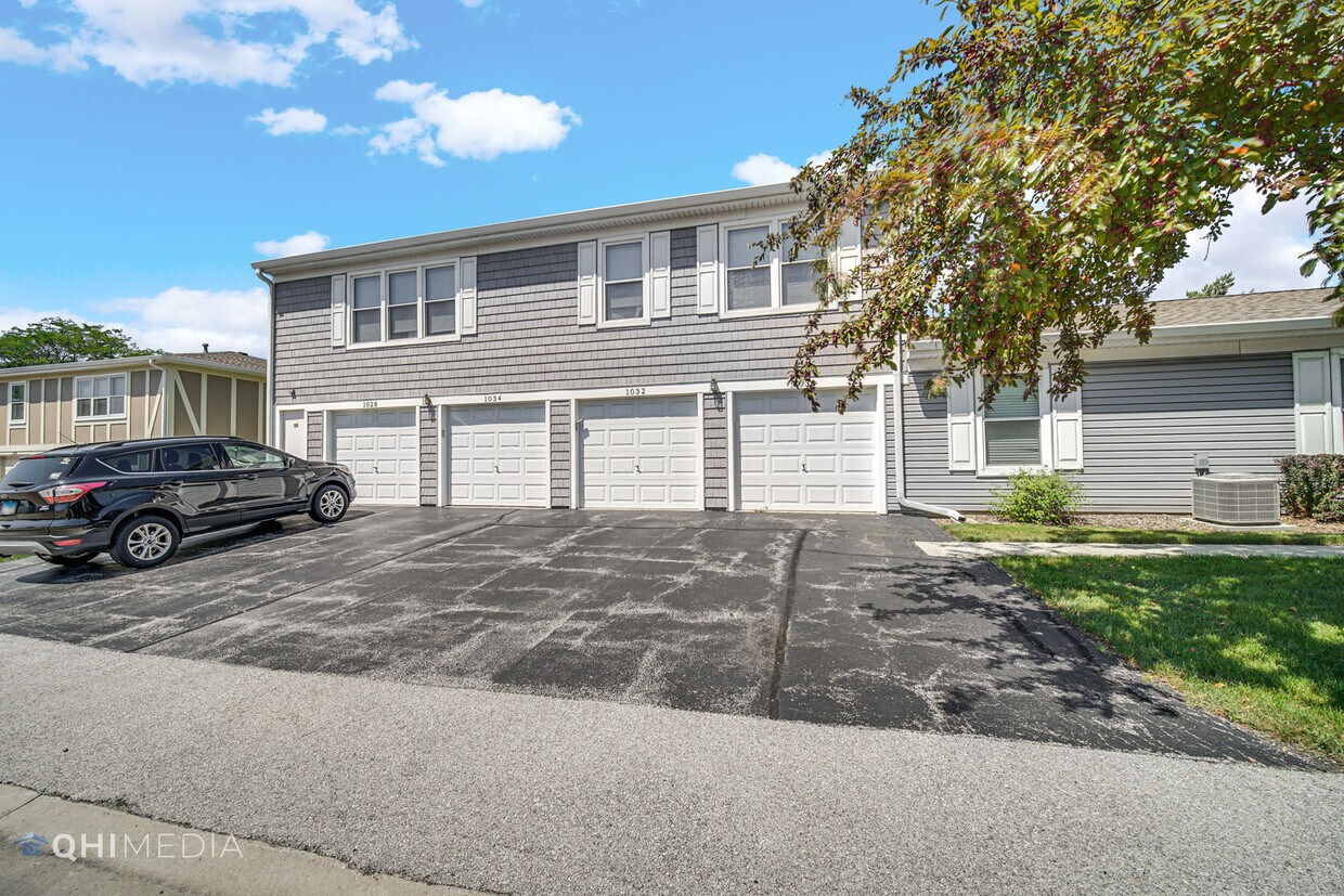 1032 Brunswick Harbor, Schaumburg, IL 60193 Townhome Rentals in