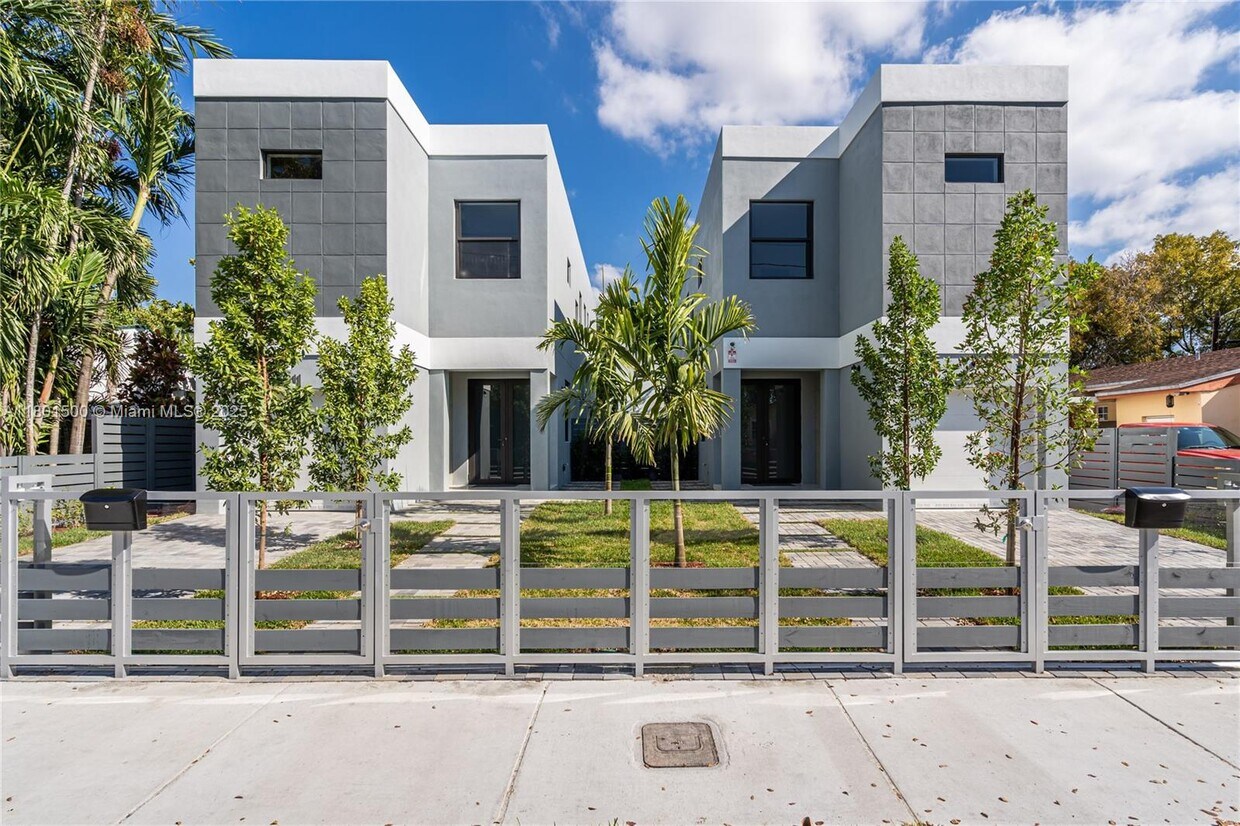 Foto principal - 2911 SW 27th Terrace