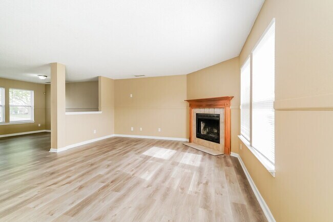 Building Photo - 5681 N Jefferson Dr