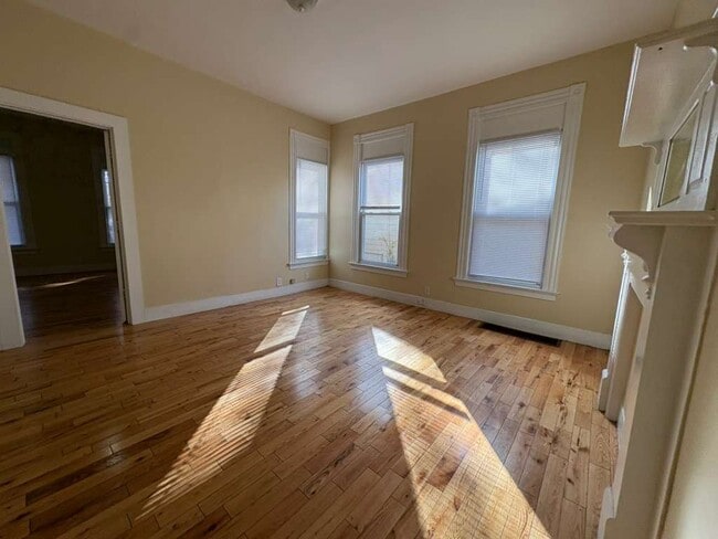 Building Photo - 440 Orchard St