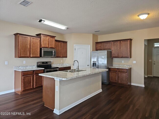 Building Photo - 1981 Rock Springs Way