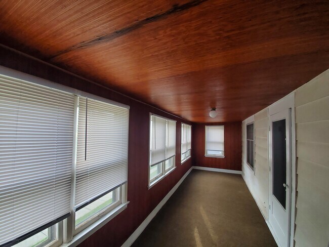 Foto del edificio - 3518 Schiller Ave