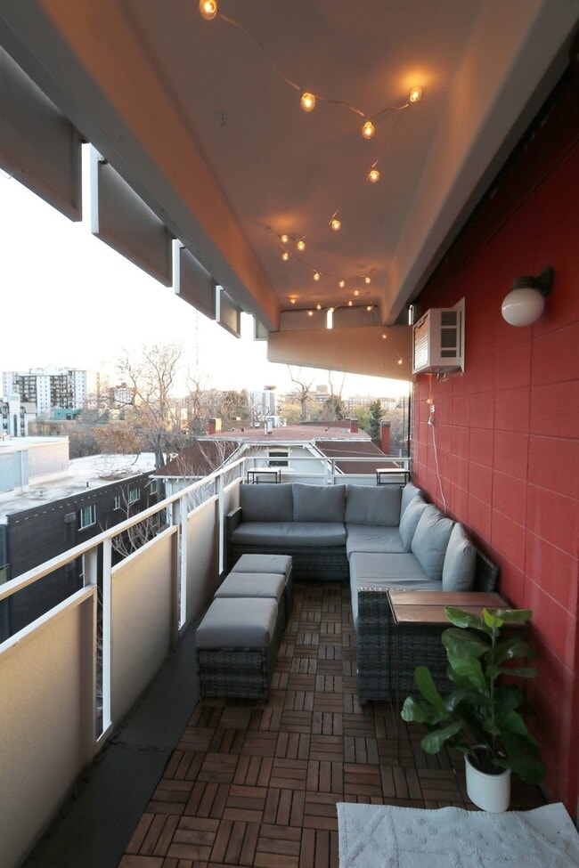 Foto del edificio - 937 N Clarkson St