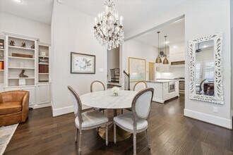 Building Photo - 4415 Marina St