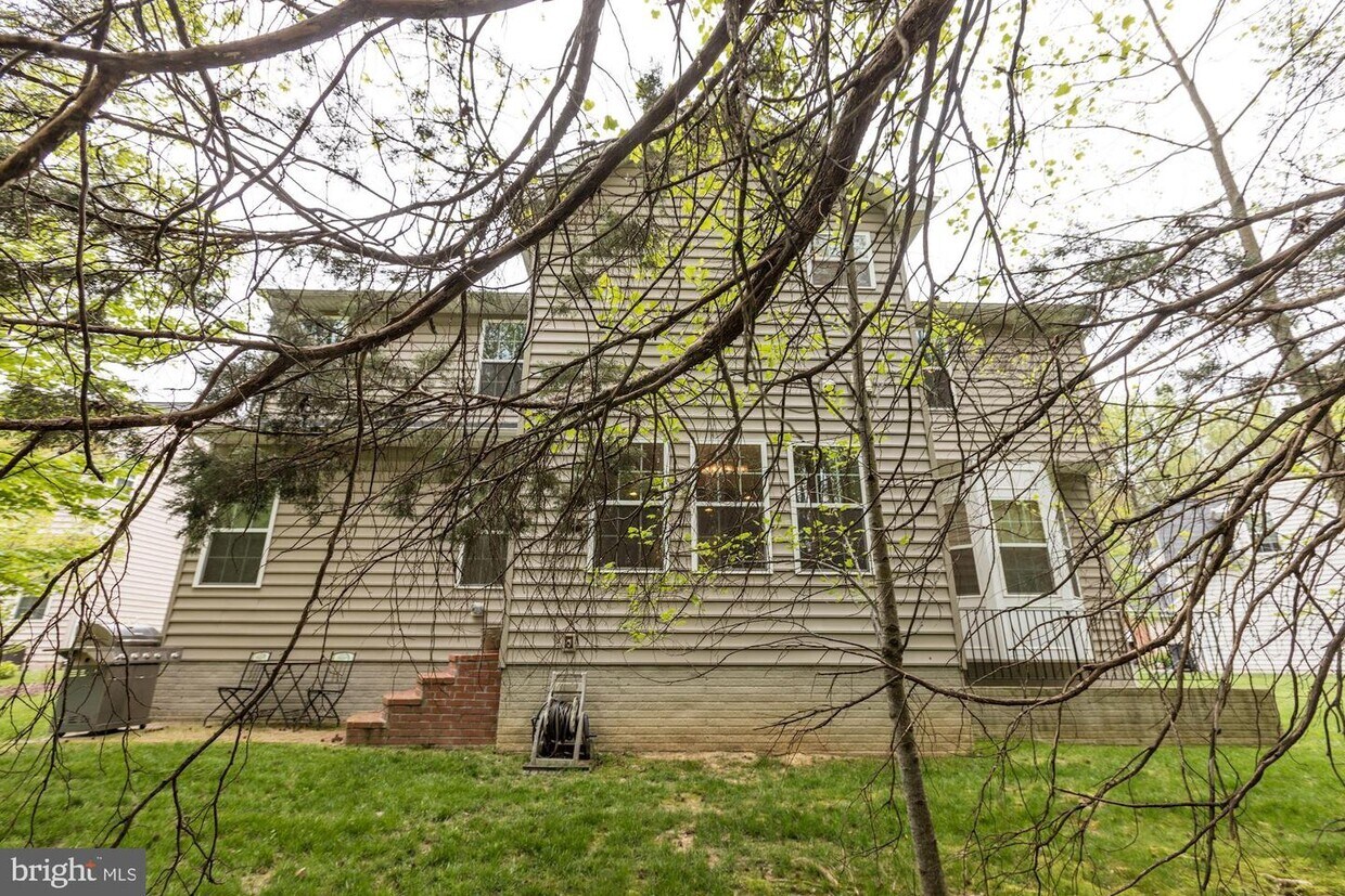 8355 Longfields Ln, Alexandria, VA 22309 House Rental in Alexandria
