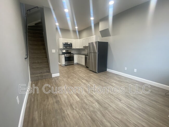 Building Photo - 1 Hoffman Terrace - 5