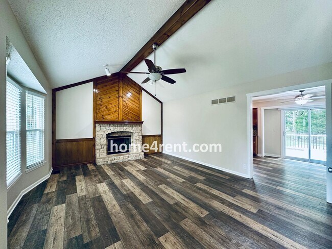Foto del edificio - Wonderful Three Bedroom Olathe Home in a Q...