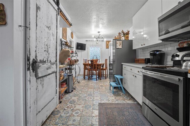 Building Photo - 5215 Arboles Dr
