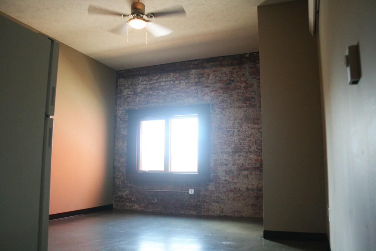 Primary Photo - 228 N 12th St
