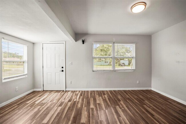 Foto del edificio - 2601 16th Ave N