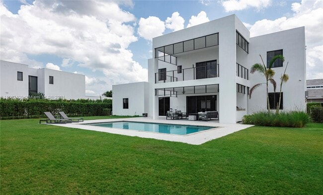 Building Photo - 16693 Botaniko Dr S