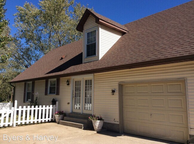 Building Photo - 4 br, 2 bath House - 421 Bancroft Drive