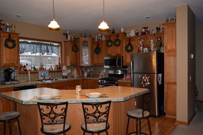 Building Photo - 121 Patrician Ln