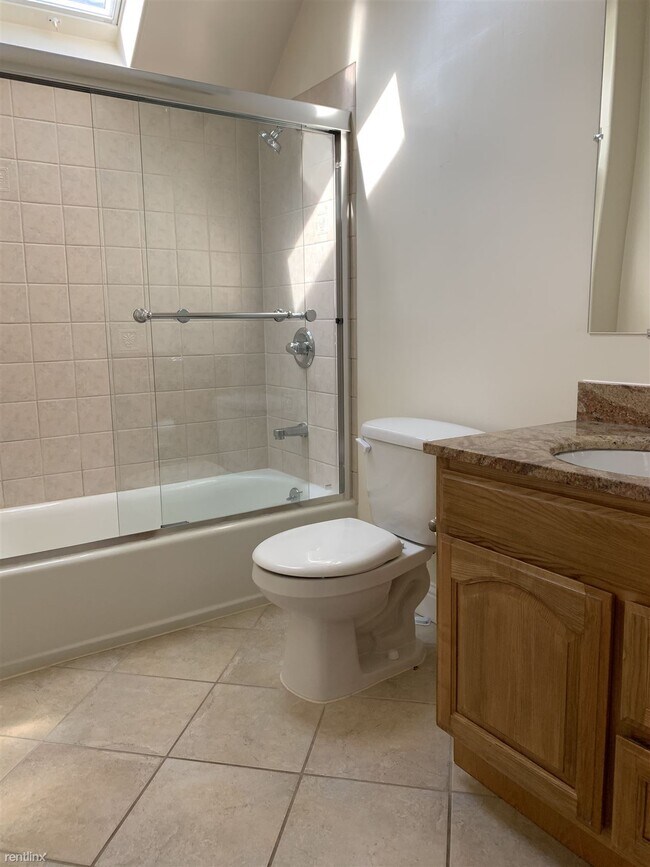 Foto del edificio - 2 br, 1 bath Condo - 2117 Ashby Avenue 211...