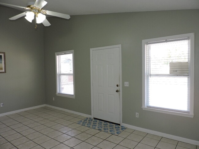 Building Photo - 5931 Pinetree Ave