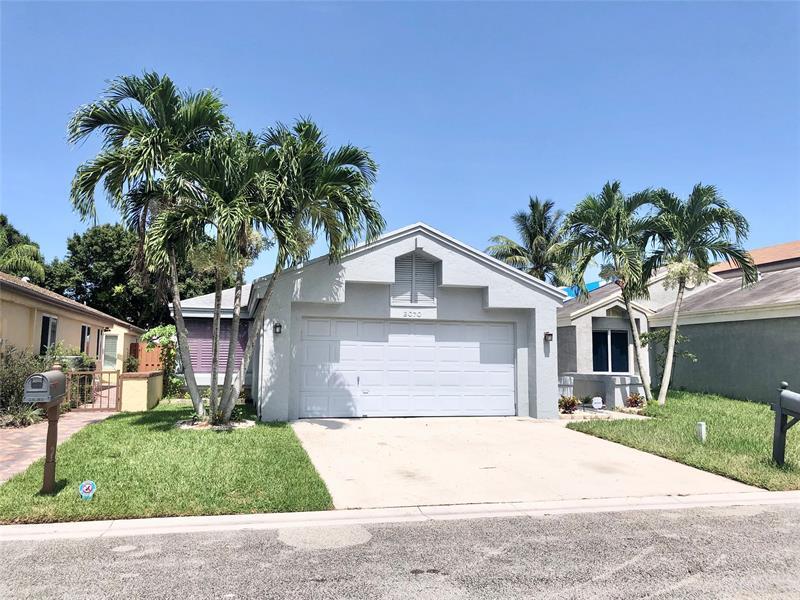 Primary Photo - 2070 NW 37th Ave