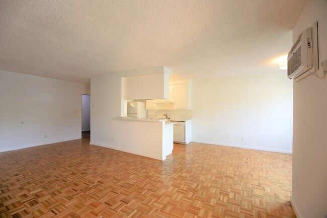 Foto del edificio - 1445 N Fairfax Ave
