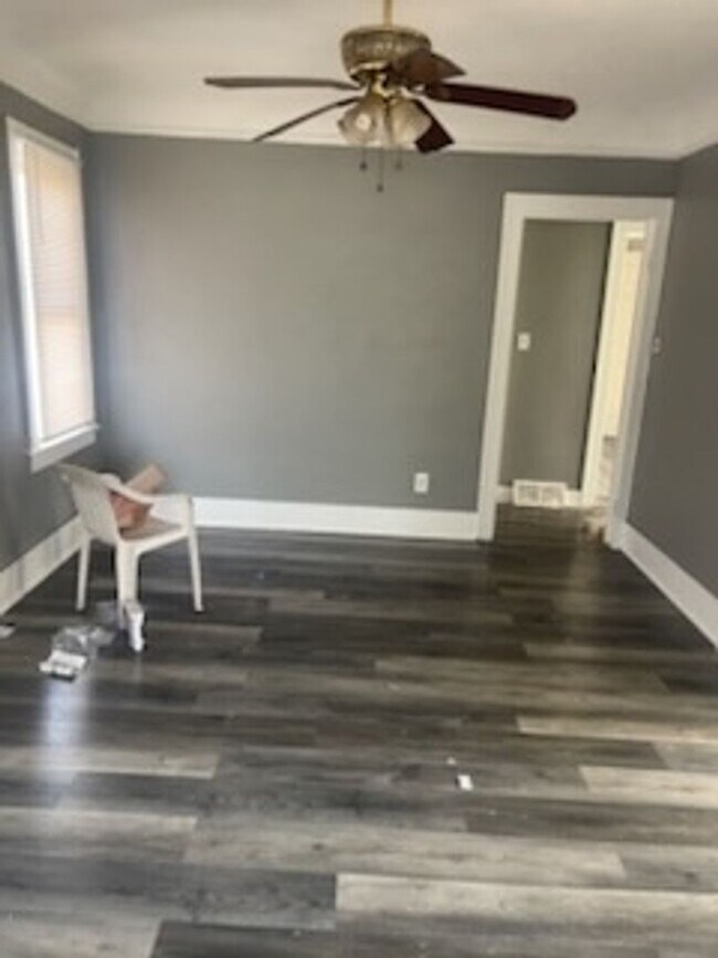 Foto del edificio - 9262 Ward Ave