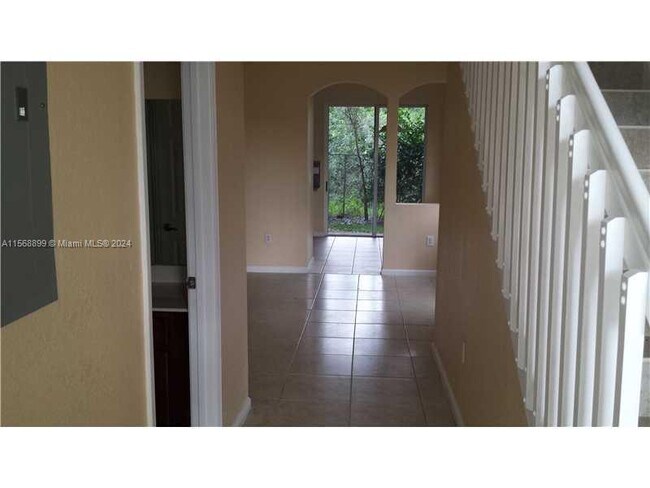 Foto del edificio - 21205 NW 14th Pl