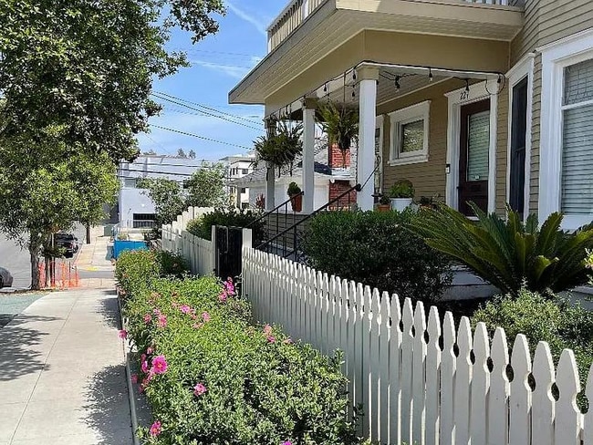Foto del edificio - 233 Ivy St