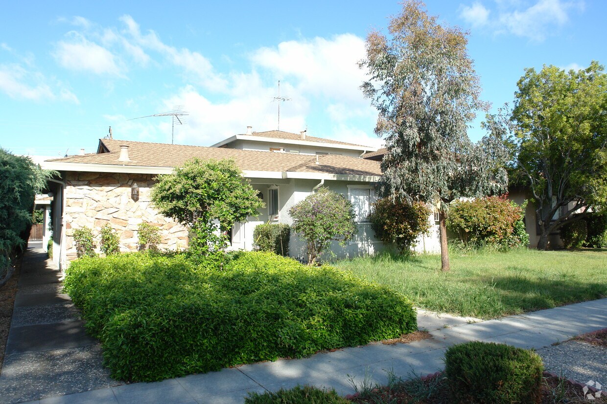Building Photo - 1319 Castlemont Ave