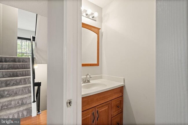 Building Photo - 12221 Wye Oak Commons Cir