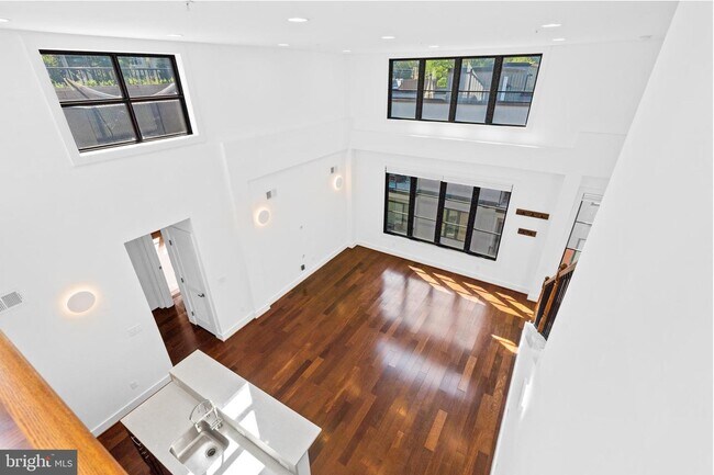 Foto del edificio - 4004 Edmunds St NW
