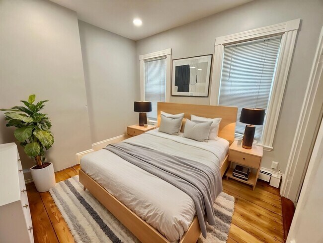 Foto del edificio - 564 E 6th St