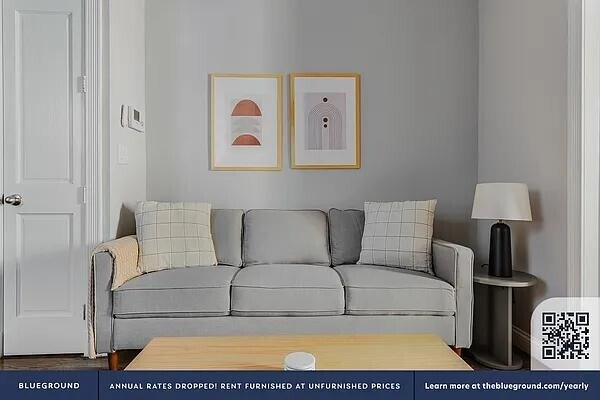 Foto del edificio - 325 E 5th St