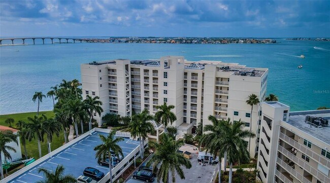 Foto del edificio - 6105 Bahia Del Mar Cir
