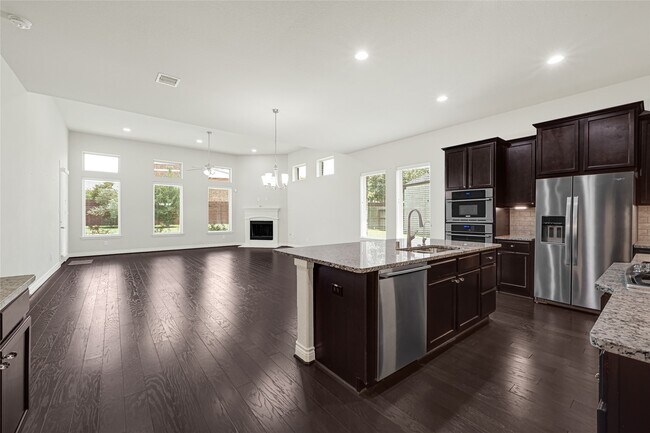 Foto del edificio - 5231 Pickford Grove Ln