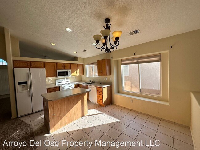Foto del edificio - 4 br, 2 bath House - 731 Blue Sage Ave SW