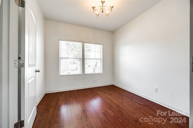 Foto del edificio - 826 Summerlake Dr