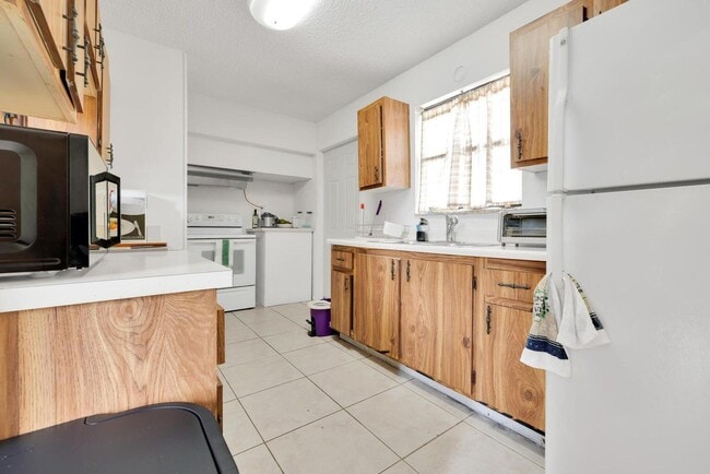 Foto del edificio - 3774 92nd Ln N